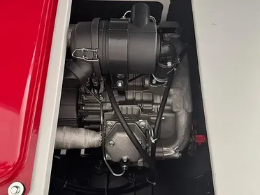 Дизельный бесшумный генератор с воздушным охлаждением (два цилиндра)