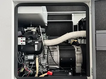 Бензиновый бесшумный генератор с воздушным охлаждением (два цилиндра)