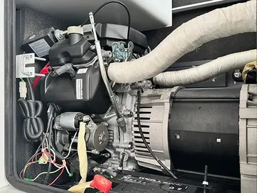 Бензиновый бесшумный генератор с воздушным охлаждением (два цилиндра)